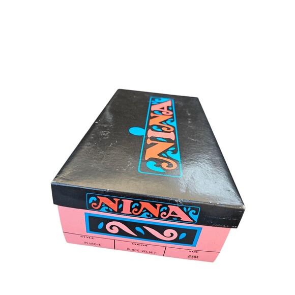 Vintage 90s Touch Of Nina Black Velvet Heels Pumps Shoes Leather Sole 6.5 M - Picture 15 of 16